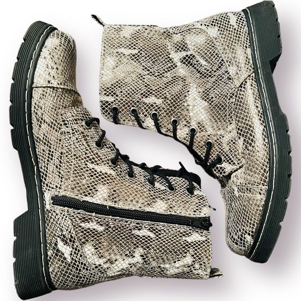 Arizona Jean CO Lace Up Combat Boots Snake Python Memory Foam Size 8 Medium Gray
